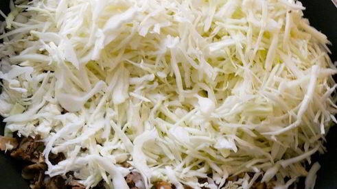 блины с капустой