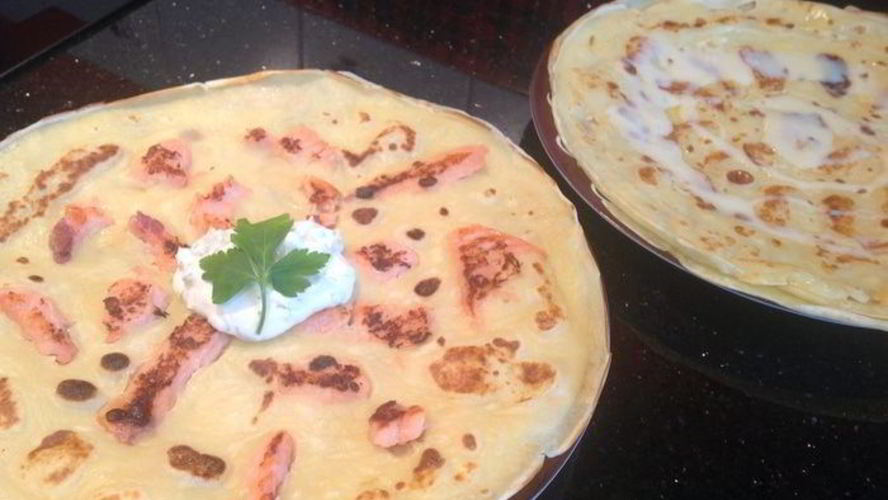 Рецепт блинов с припеком с форелью и с яблоком