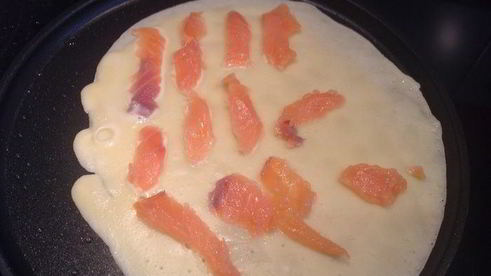 блины с припеком с форелью и с яблоком