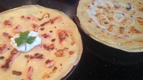 блины с припеком с форелью и с яблоком