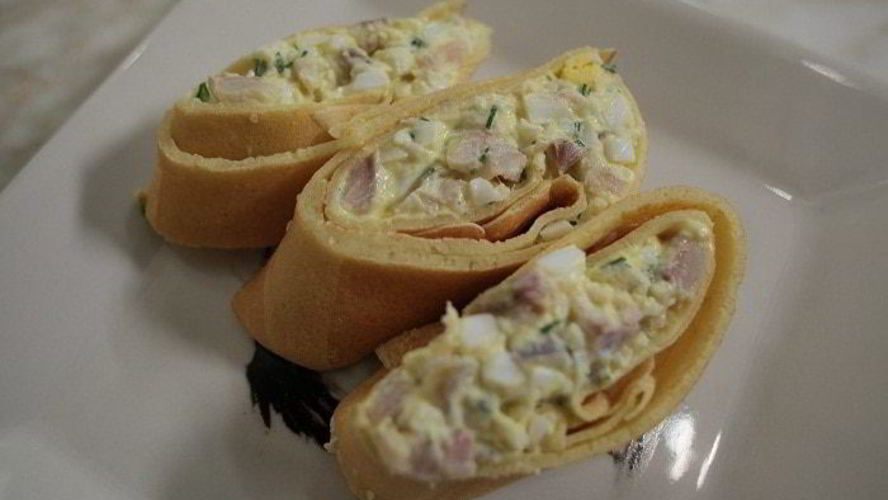 Рецепт блинов с сельдью, яйцами и укропом