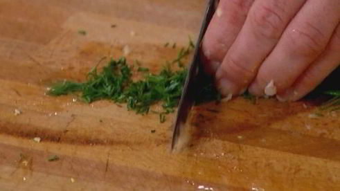 блины с сельдью, яйцами и укропом