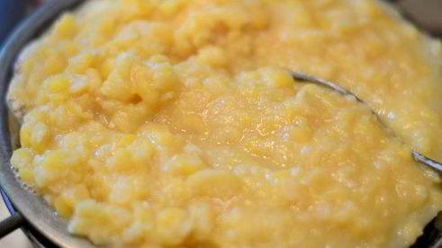 дырчатые налистники с начинкой из гороха