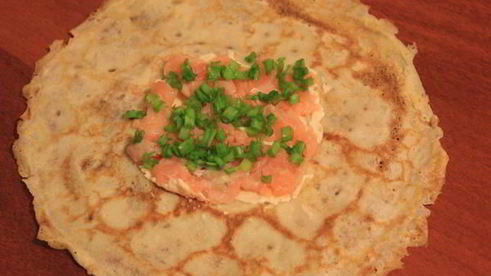 фаршированные блинчики с семгой и плавленным сыром