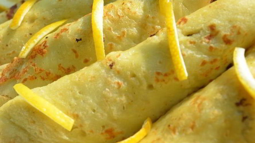 Рецепт манных блинов с банановой начинкой