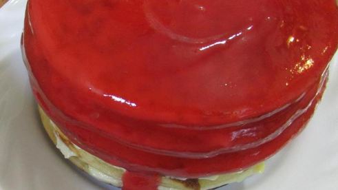 панкейки с пшенными хлопьями и ягодным соусом