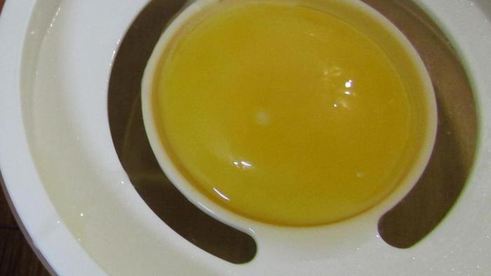 панкейки с пшенными хлопьями и ягодным соусом