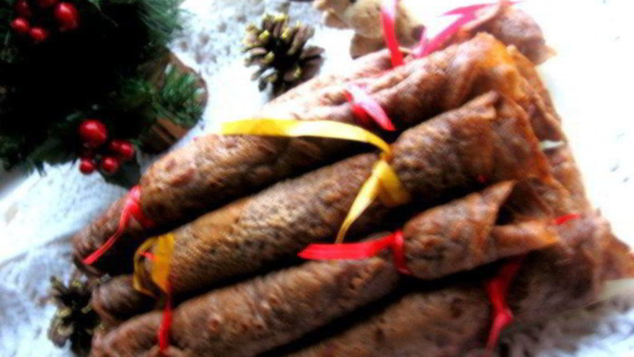 Рецепт праздничных шоколадных блинчиков с творогом