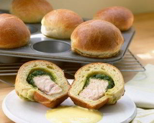 Булочки, фаршированные шпинатом и лососем