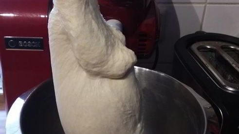 булочки на солевом дрожжевом растворе