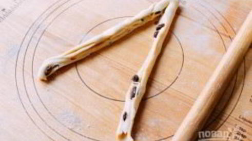 булочки розы с изюмом