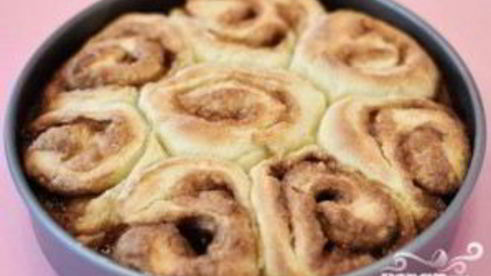 булочки с корицей и пахтой