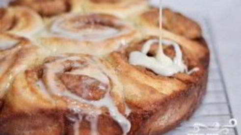 булочки с корицей и пахтой