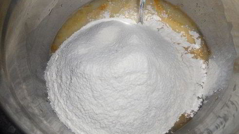 булочки с маком и орехами в карамели