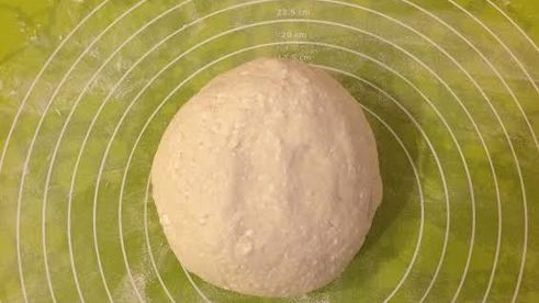 булочки с персиками и красной смородиной