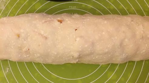 булочки с персиками и красной смородиной