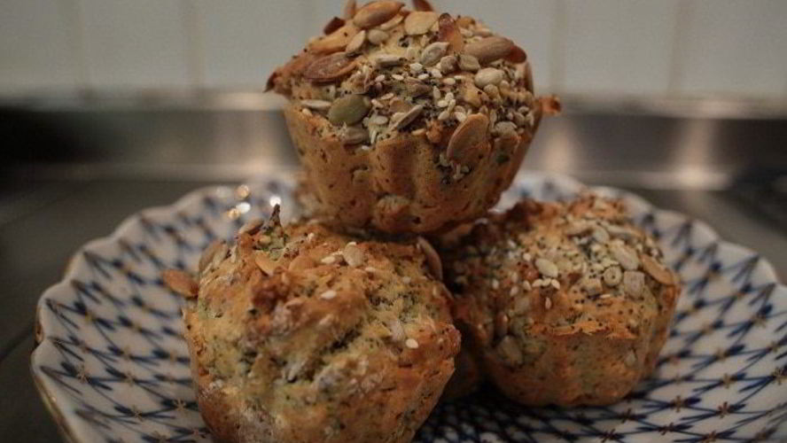 Рецепт булочек с семечками и зеленью