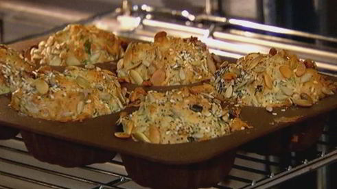 булочки с семечками и зеленью