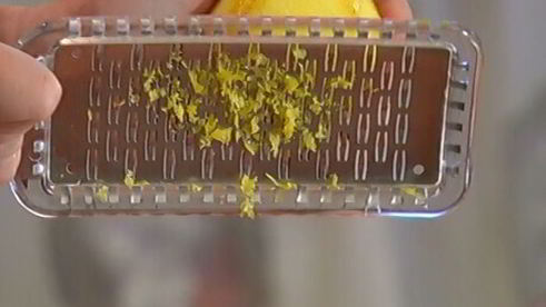 булочки с семгой и соусом из каперсов