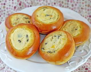 Булочки с творогом и изюмом