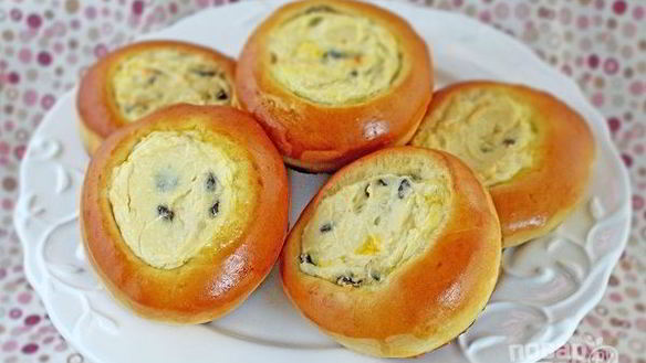 Рецепт Булочек с творогом и изюмом
