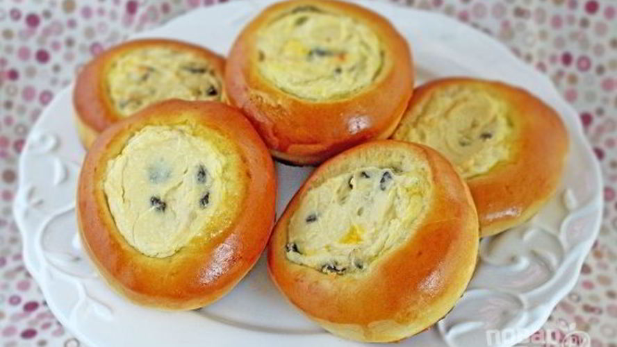 Рецепт булочек с творогом и изюмом