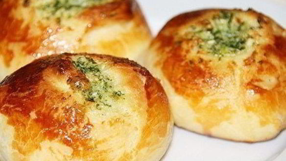 Рецепт Чесночных булочек с зеленью
