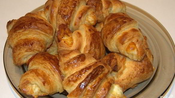 Рецепт Круассанов из слоеного дрожжевого теста