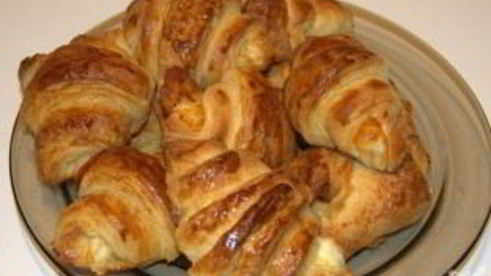 круассаны из слоеного дрожжевого теста