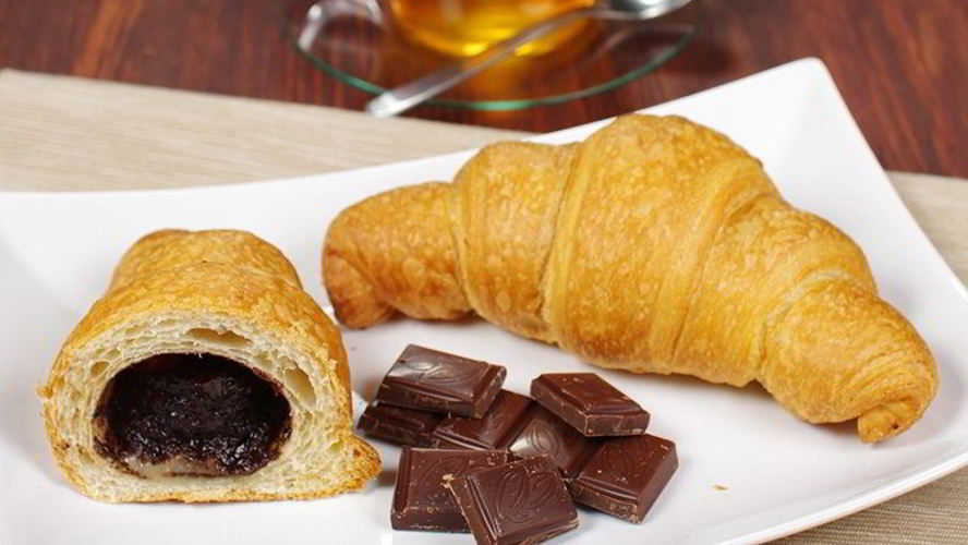 Рецепт круассанов из слоеного теста с шоколадом