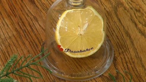 круассаны, запеченные с яйцами, сыром и ветчиной