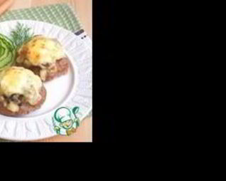Мясные ватрушки с грибами и луком