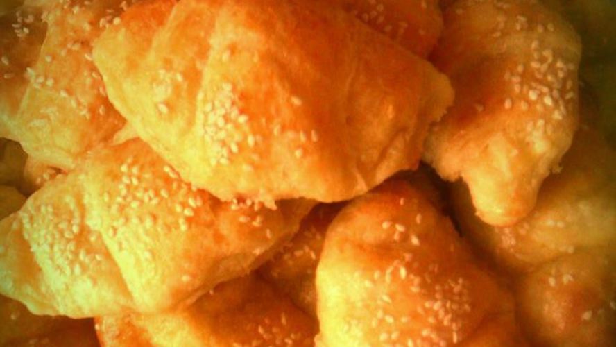 Рецепт очень сырных булочек-рулетиков