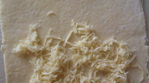 очень сырные булочки-рулетики