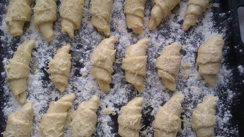 очень сырные булочки-рулетики