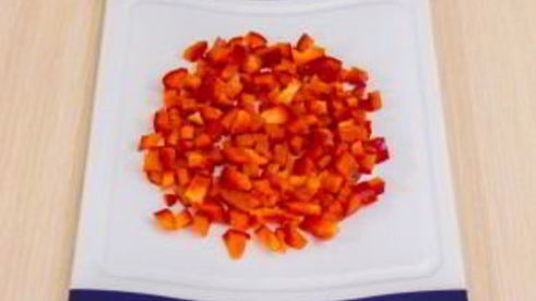 овощи с яйцом, запеченные в булочке