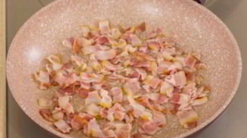 овощи с яйцом, запеченные в булочке