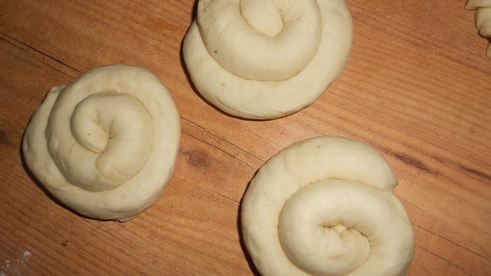 сырные булочки-улитки ассорти