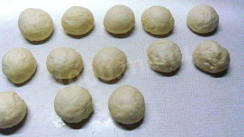 творожная ватрушка с повидлом из дрожжевого теста