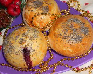 Ванильно-маковые булочки с творогом и черникой