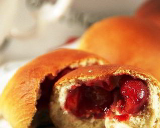 Вишневые булочки