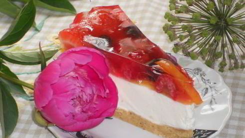 чизкейк с фруктами и желе