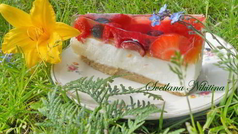 чизкейк с фруктами и желе