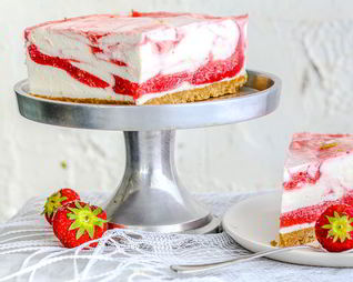 Чизкейк с клубникой без выпечки