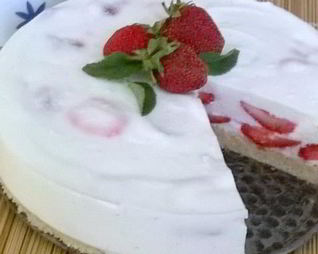 Клубнично-банановый чизкейк