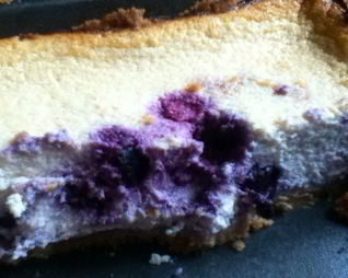 Неправильный чизкейк с черникой