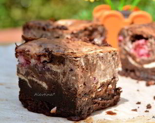 Ягодный брауни чизкейк