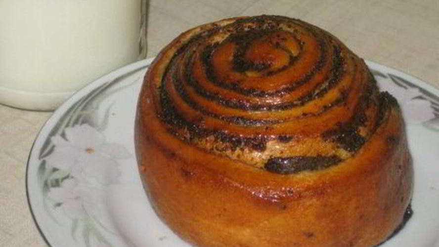 Рецепт дрожжевых рулетиков с маком лакомка