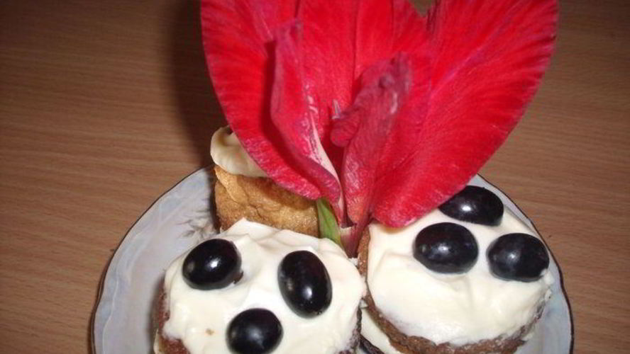 Рецепт бисквитных кексиков с маскарпоне