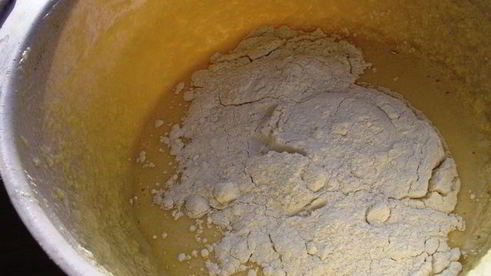 кекс с вишней и орехами